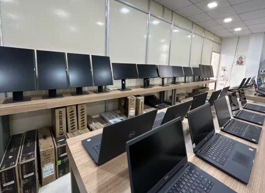 Wetcrow Computer Hardware Supplier Desktops & Laptops Service Banner